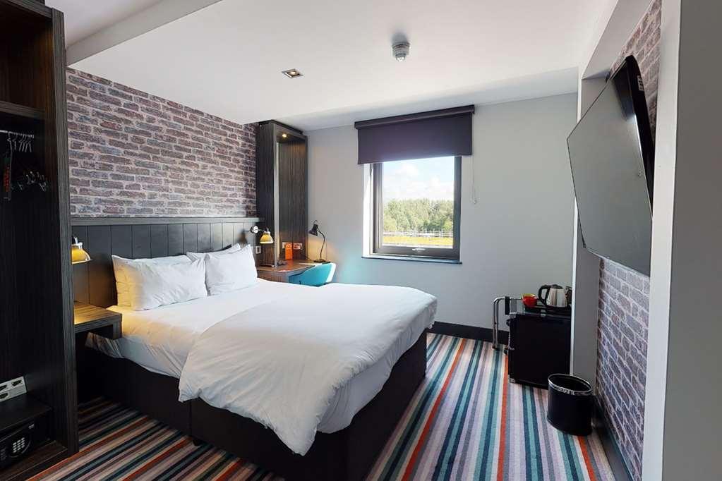 Village Hotel Aberdeen Pokoj fotografie